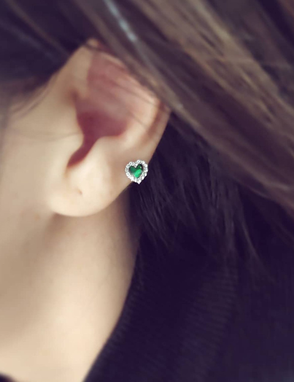 사랑과 재물의 비단날개 피어싱